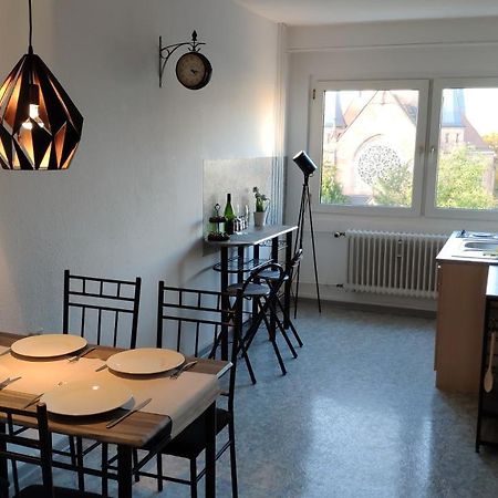 Zen Apartments - Geraumig Fur 4 - Zentral - Balkon - Netflix Karlsruhe Kültér fotó