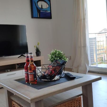 Zen Apartments - Geraumig Fur 4 - Zentral - Balkon - Netflix Karlsruhe Kültér fotó